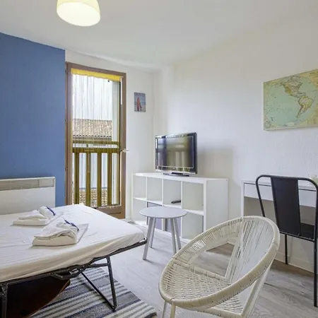 Cozy Studio Close To The Beach, Center, Station And Airport - Welkeys Apartment